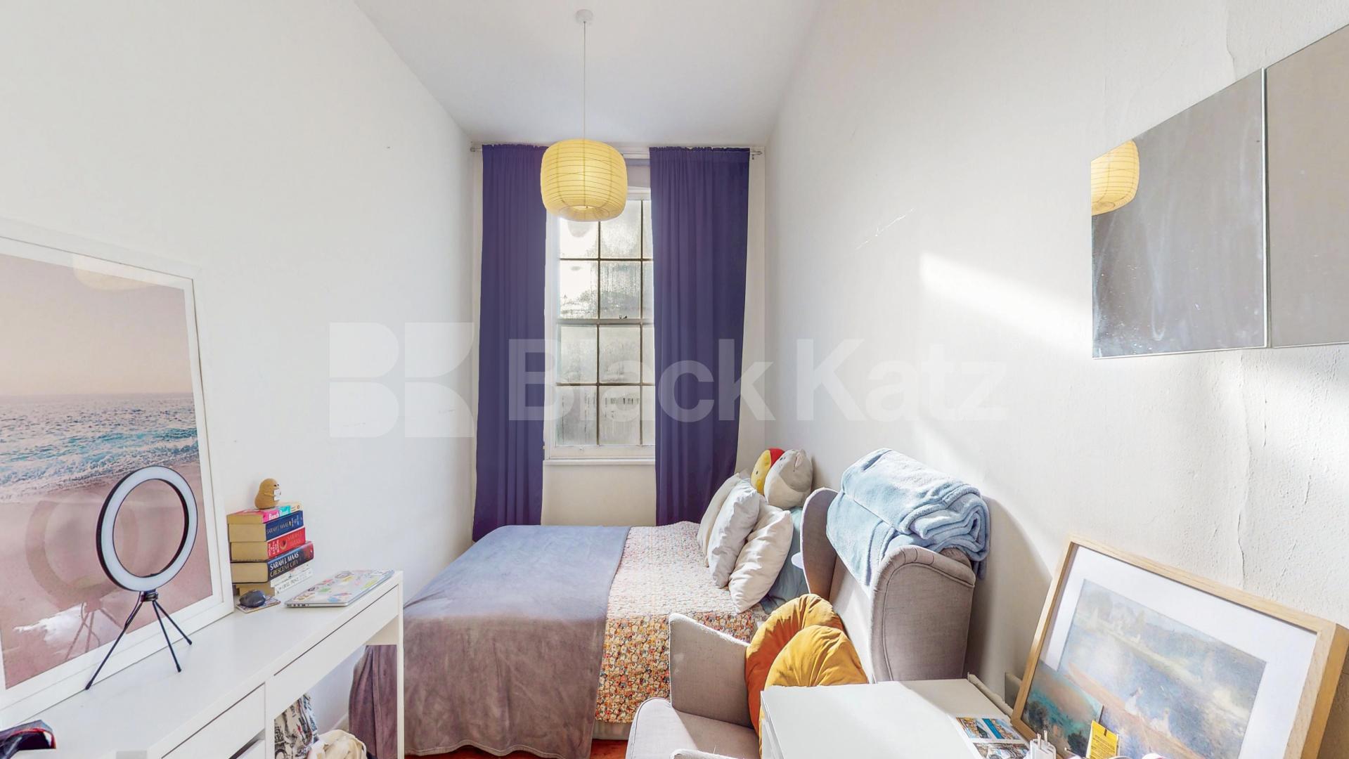 Luxury One Bedroom Residence Moments from Hyde Park  Gloucester Terrace, Paddington / Bayswater